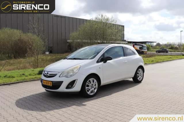 Opel Corsa (2012) thumbnail 2