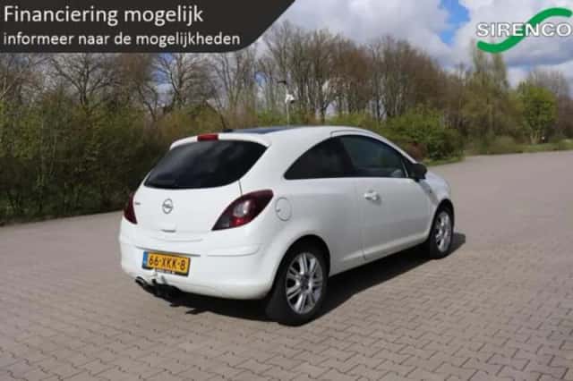 Opel Corsa (2012) thumbnail 3