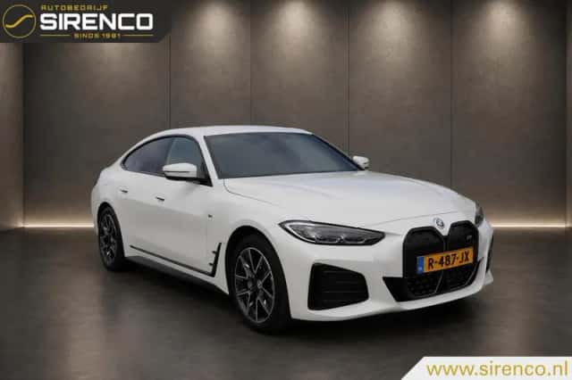 BMW i4 (2022) thumbnail 2