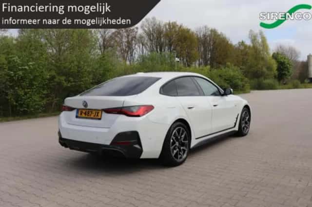 BMW i4 (2022) thumbnail 3
