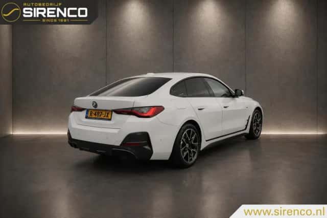 BMW i4 (2022) thumbnail 3