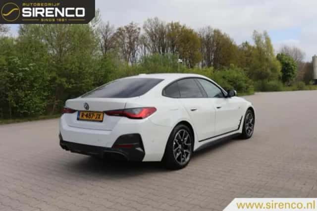 BMW i4 (2022) thumbnail 3
