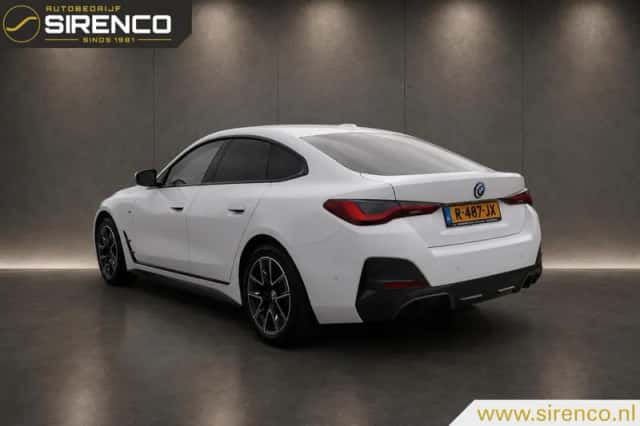 BMW i4 (2022) thumbnail 4