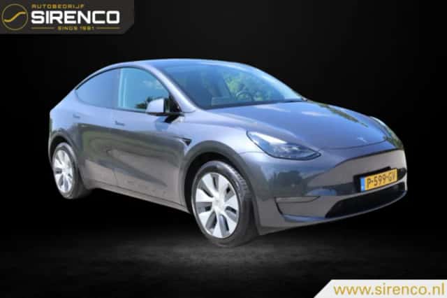 Tesla Model Y (2022) thumbnail 1
