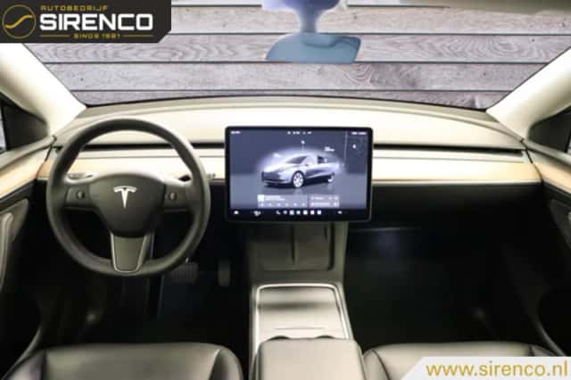 Tesla Model Y (2022) thumbnail 5