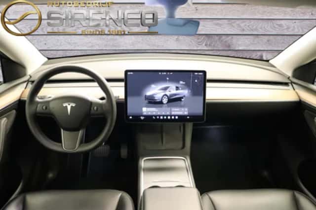 Tesla Model Y (2022) thumbnail 5