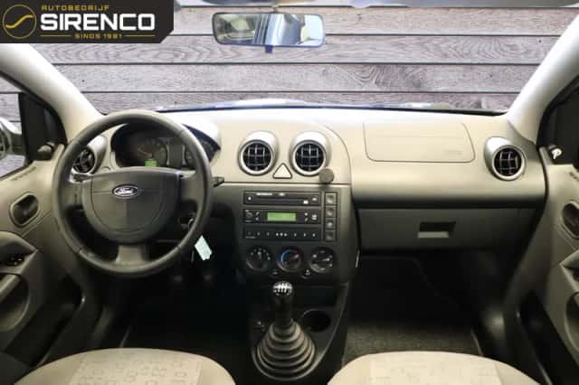 Ford Fiesta (2003) thumbnail 5