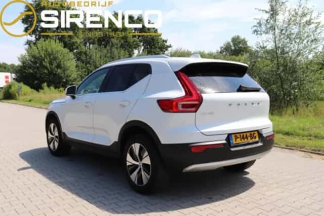 Volvo XC40 (2022) thumbnail 4