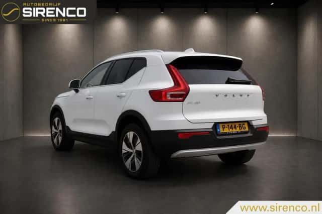 Volvo XC40 (2022) thumbnail 4