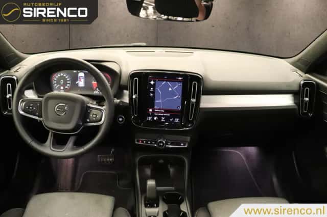 Volvo XC40 (2022) thumbnail 5