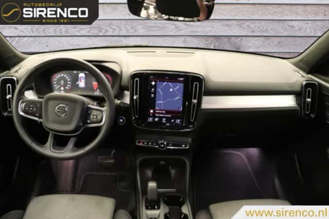 Volvo XC40 (2022) thumbnail 5