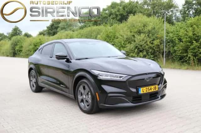 Ford Mustang (2021) thumbnail 2
