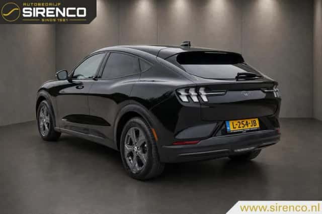 Ford Mustang Mach-E (2021) thumbnail 4