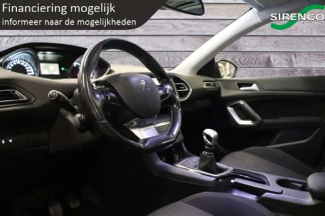 Peugeot 308 (2014) thumbnail 5