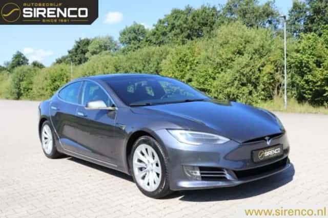 Tesla Model S (2018) thumbnail 2