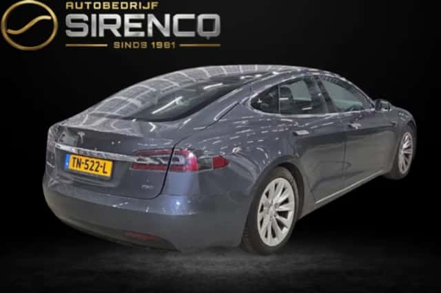 Tesla Model S (2018) thumbnail 3