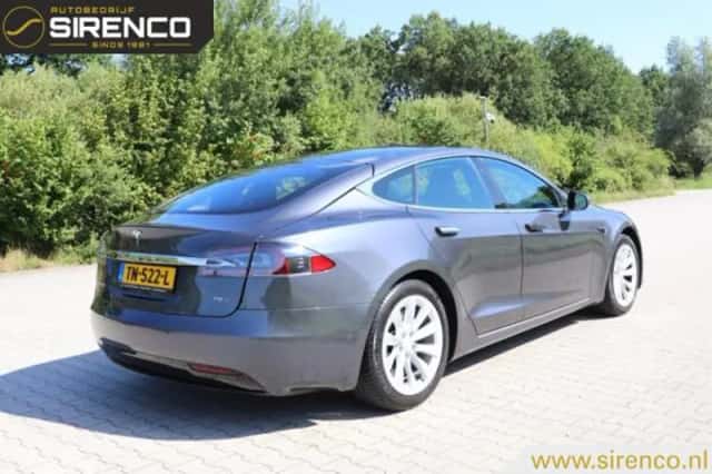 Tesla Model S (2018) thumbnail 3