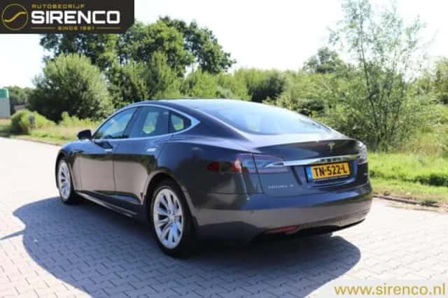 Tesla Model S (2018) thumbnail 4