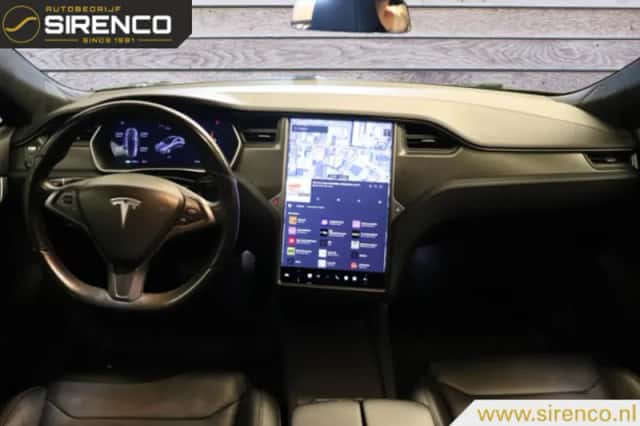 Tesla Model S (2018) thumbnail 5