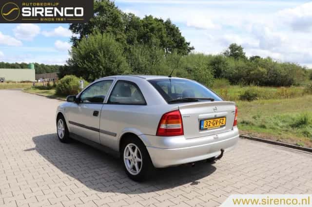 Opel Astra (2001) thumbnail 4