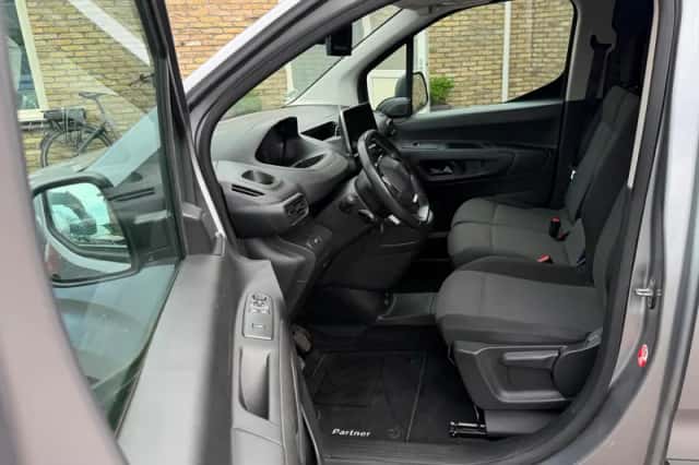 Peugeot Partner (2021) thumbnail 2