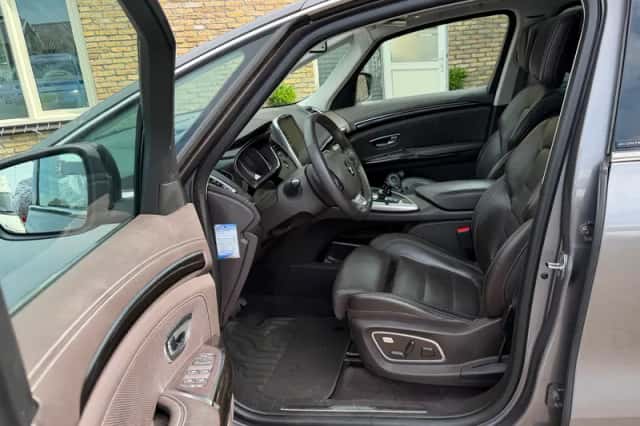 Renault Espace (2015) thumbnail 2