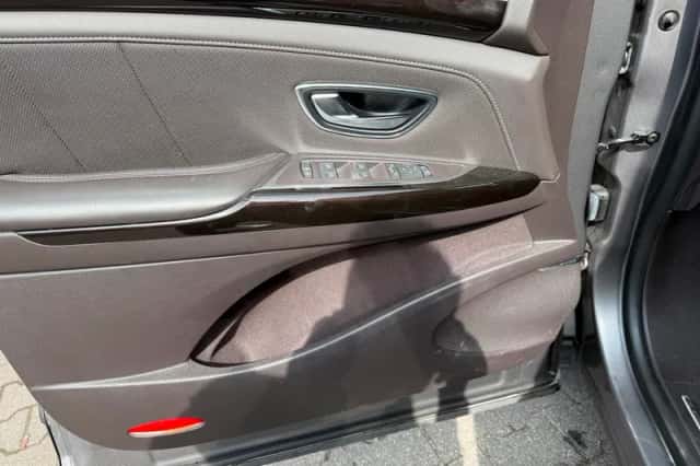 Renault Espace (2015) thumbnail 3