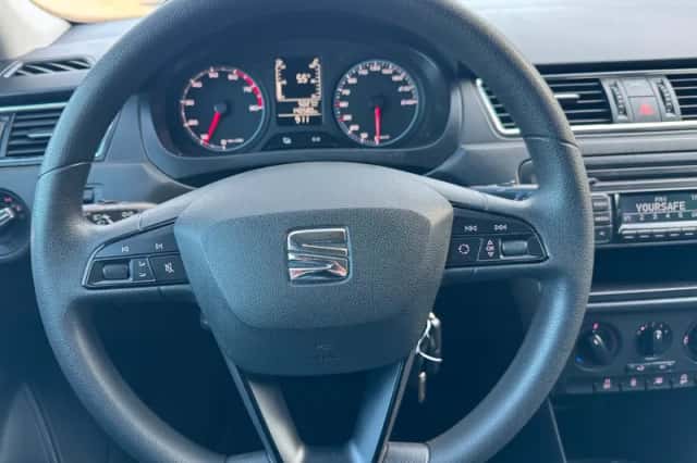 SEAT Toledo (2013) thumbnail 4