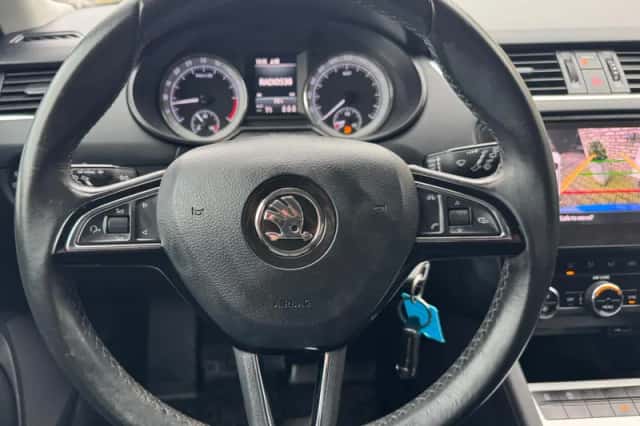 Škoda Octavia (2017) thumbnail 4