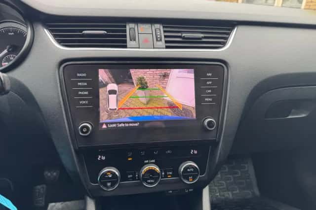 Škoda Octavia (2017) thumbnail 5