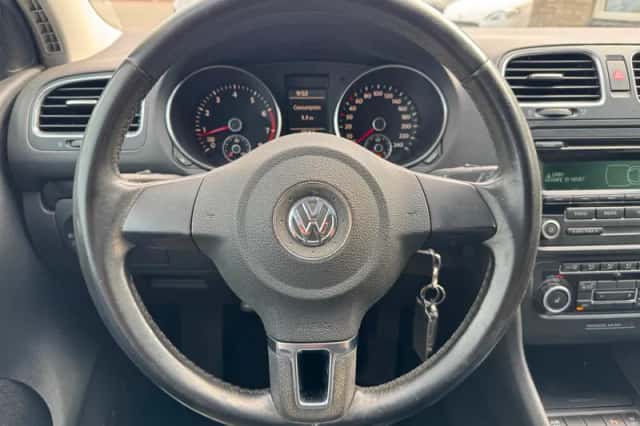 Volkswagen Golf (2009) thumbnail 4