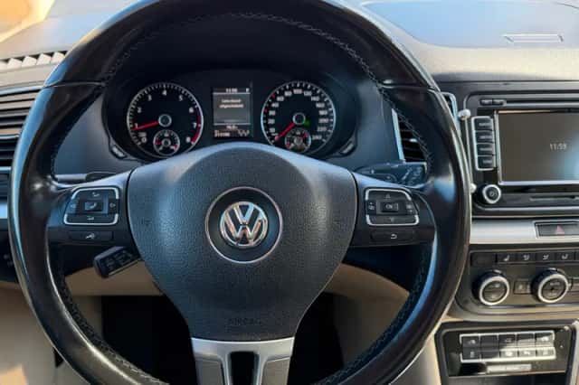 Volkswagen Sharan (2013) thumbnail 5