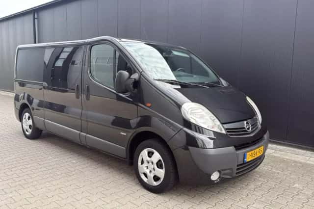 Opel Vivaro (2011) thumbnail 4