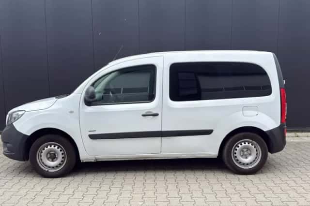 Mercedes-Benz Citan (2015) thumbnail 3