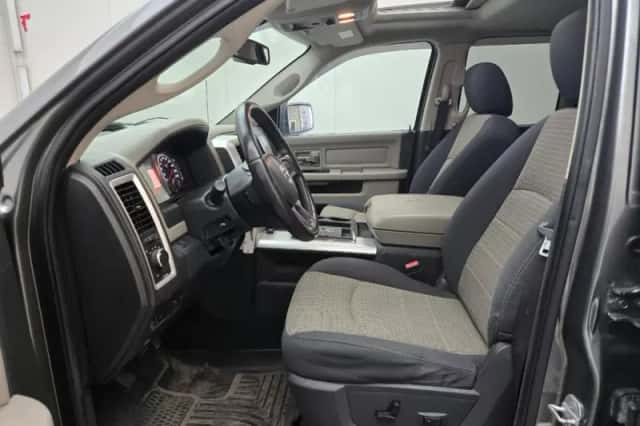 Dodge Ram (2013) thumbnail 2