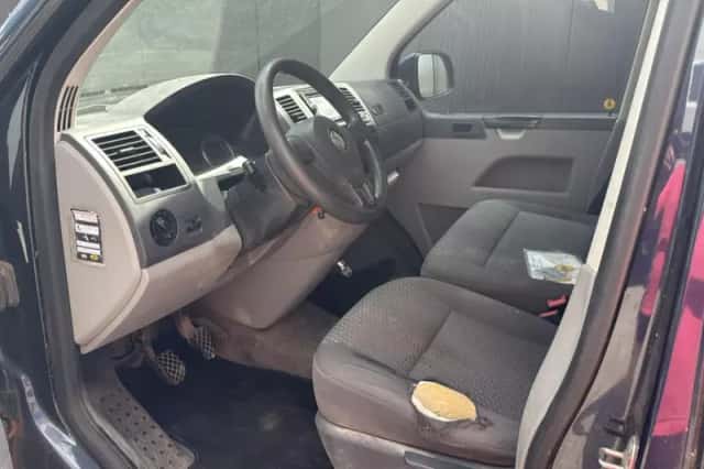Volkswagen Transporter (2012) thumbnail 2