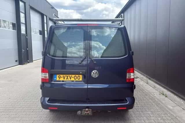 Volkswagen Transporter (2012) thumbnail 6