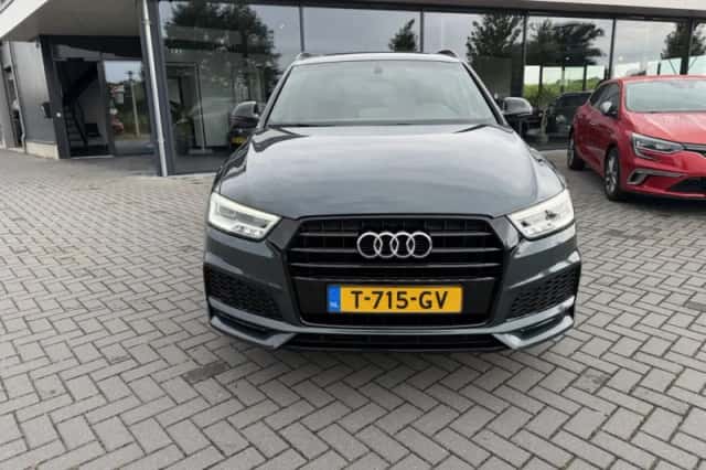 Audi Q3 (2018) thumbnail 3