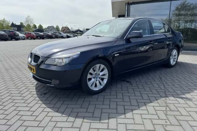 BMW 5-Serie (2011) thumbnail 3