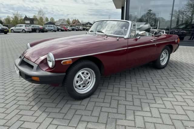 MG B (1977) thumbnail 3