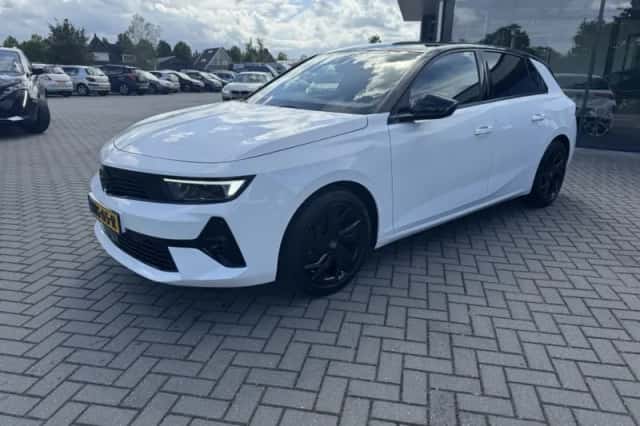 Opel Astra (2023) thumbnail 4