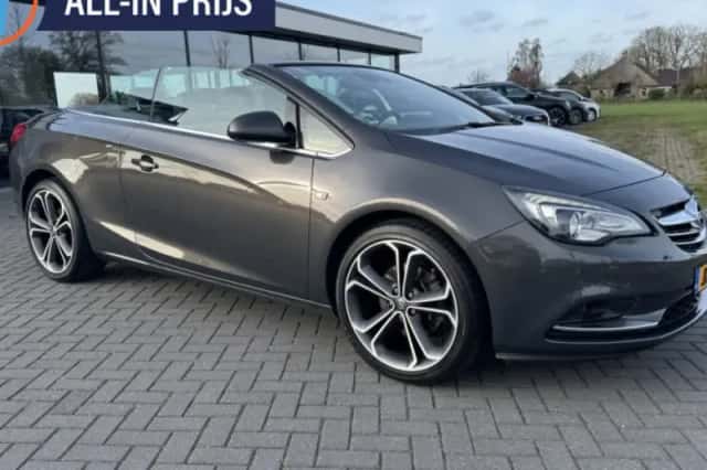 Opel Cascada (2013) thumbnail 1