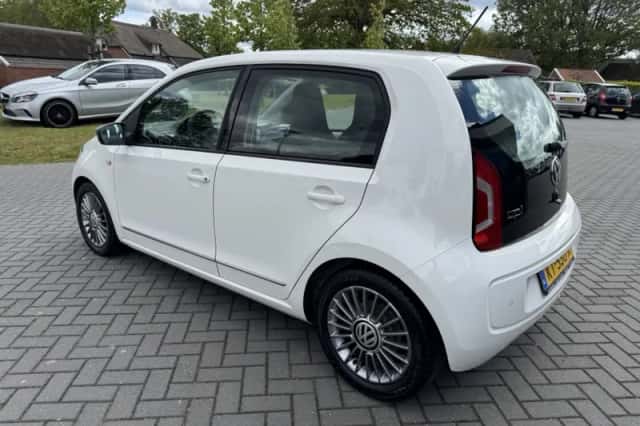 Volkswagen Up! (2013) thumbnail 6