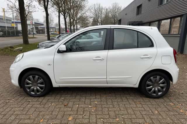 Nissan Micra (2011) thumbnail 2
