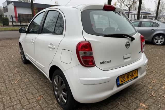 Nissan Micra (2011) thumbnail 3