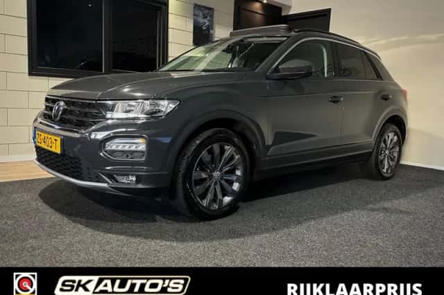 Volkswagen T-Roc (2019) thumbnail 1