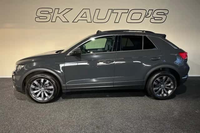 Volkswagen T-Roc (2019) thumbnail 5