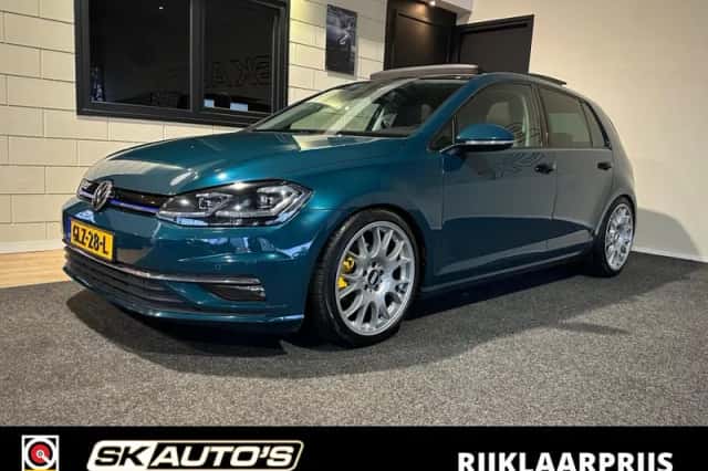Volkswagen Golf (2017) thumbnail 1