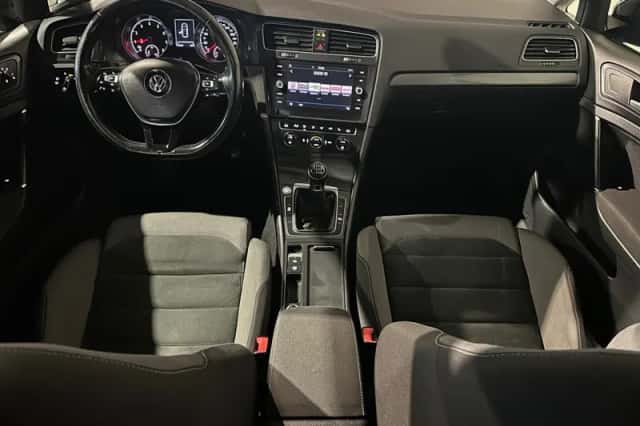 Volkswagen Golf (2017) thumbnail 2