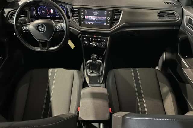 Volkswagen T-Roc (2020) thumbnail 2